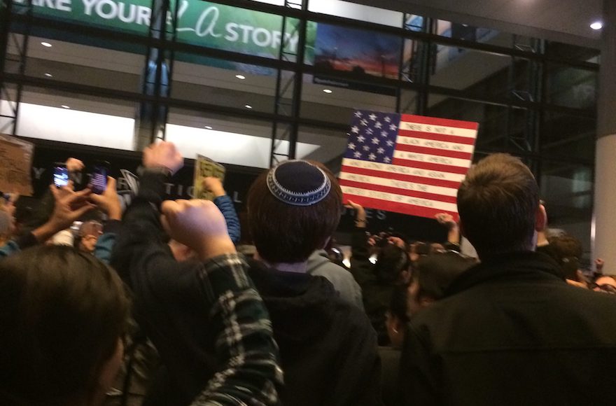 People protesting President Donald Trump's executive order in immigration at Los Angeles International Airport, Jan. 28, 2017.(Daniela Gerson)